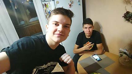 РЭПЕР РАБОТАЕТ  НА МЕЧТУ