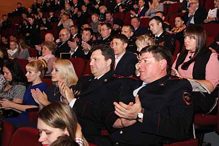 ТРОЙНОЙ ПРАЗДНИК СТРАЖЕЙ ПРАВОПОРЯДКА