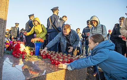 Одна на всех минута молчания