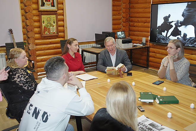 «Непрочитанные книги, недосказанные строки»