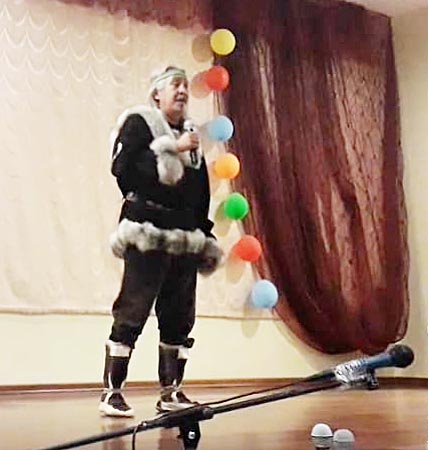 ПЕСНИ ПОДАРИЛ ЗЕМЛЯКАМ