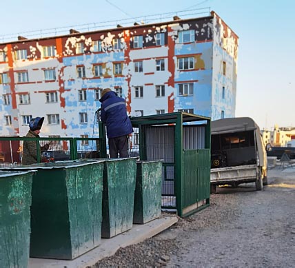 ГАБАРИТНЫЙ МУСОР ПОСТАВИЛИ НА МЕСТО