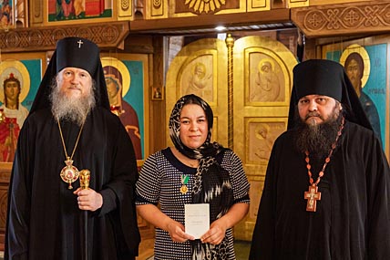 «ПАТРИАРШАЯ БЛАГОДАРНОСТЬ»  НА БЕЛЫХ ХАЛАТАХ