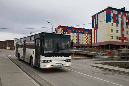 ЗОЛОТОПРОМЫШЛЕННИКИ КУПЯТ АВТОБУС И ВОЗЬМУТСЯ ЗА ДЕТСАД