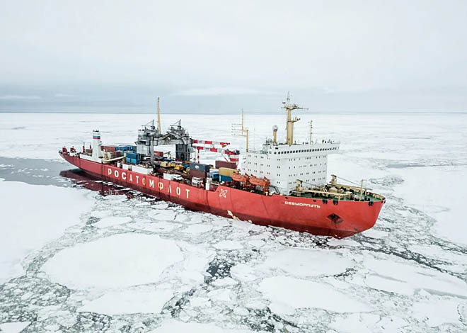 Атомный лихтеровоз «Севморпуть» будет ходить на Чукотку по западному маршруту в навигацию-2022