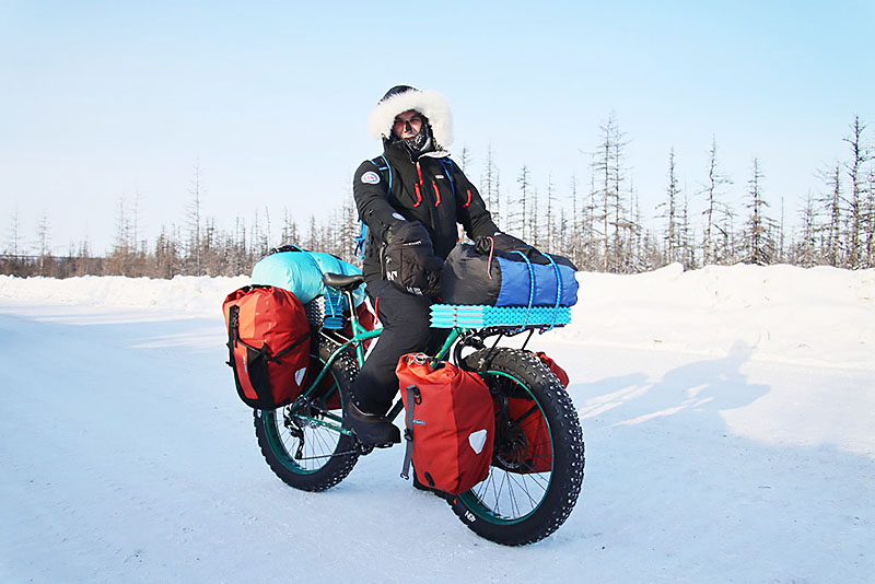 По зимнику, крутя педали