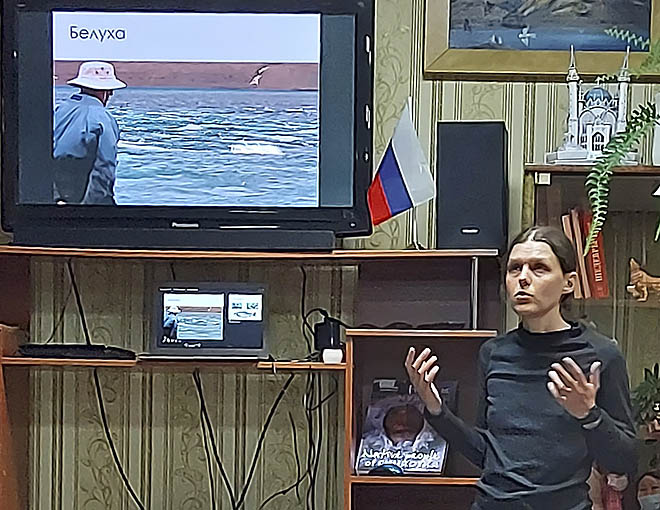 Киты «всплыли» в библиотеке