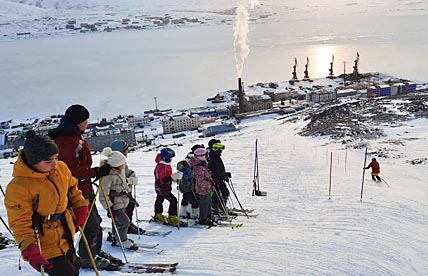 НА ВСЕХ ПАРАХ С ГОРЫ ПОРТОВОЙ