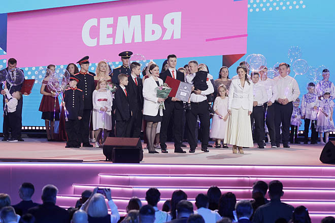 Супруги Ширяевы из Угольных Копей, воспитывающие четверых сыновей, вошли в число победителей Всероссийского конкурса «Семья года»