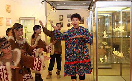 НОВАЯ ЖИЗНЬ ДРЕВНИХ ЛЕГЕНД УЭЛЕНА