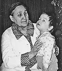 ЕЕ ВСЕ НАЗЫВАЛИ МАМОЙ