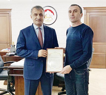 ПРЕЗИДЕНТ БЛАГОДАРИТ УЭЛЕНСКИХ ШКОЛЬНИКОВ