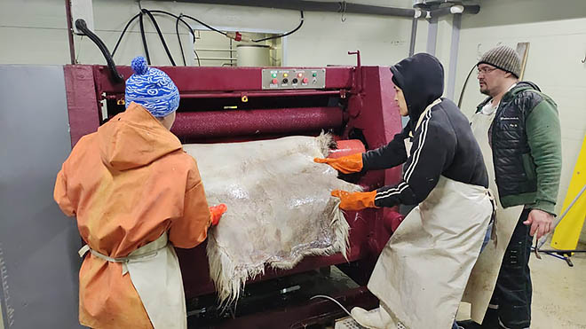 К оленьим шкурам – по-бурятски