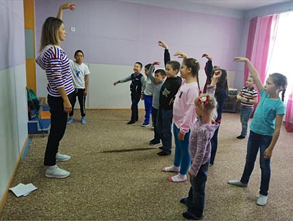 ПРОШЛИСЬ ПО СЕКЦИЯМ, ЧТОБЫ НЕ УХОДИТЬ