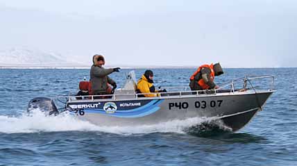 МОРЗВЕРОБОИ ИСПЫТАЮТ ЛОДКИ В ДЕЛЕ