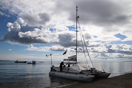 «ДОМ НА ОЗЕРЕ»  ВЫШЕЛ В МОРЕ