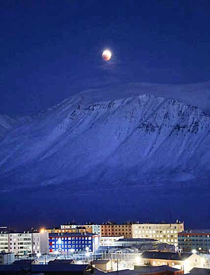 ЗАТМЕНИЕ НАД ЗАЛИВОМ КРЕСТА