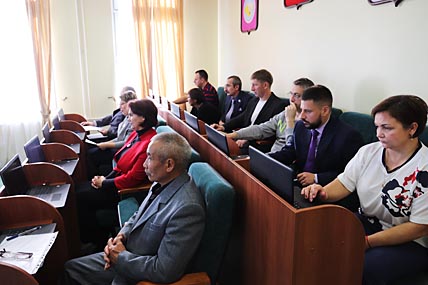 ГОРСОВЕТ УТВЕРДИЛ ПЕРВЫЕ РЕШЕНИЯ