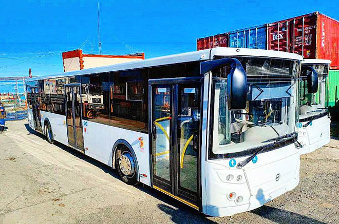 Два новых «ЛиАЗа» пополнили парк пассажирских автобусов Певека