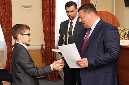 ШКОЛЯРЫ ПОЛУЧИЛИ ПО ЗАСЛУГАМ