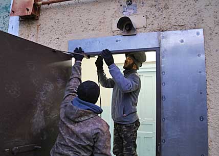 УТЕПЛЕНЫ И ОСНАЩЕНЫ