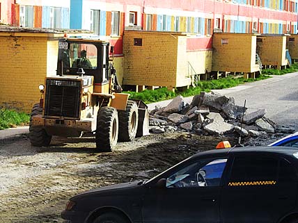 ДВОРЫ АНАДЫРЯ ОТДАЛИ В РЕМОНТ