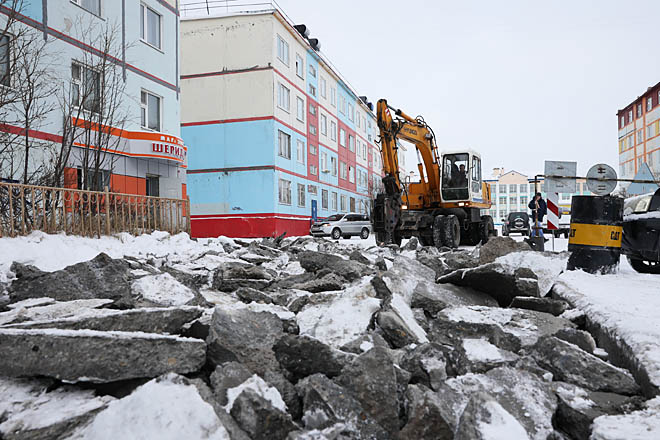 В столице Чукотки приступили к долгожданному ремонту дворовых территорий в кварталах № 6 и №10
