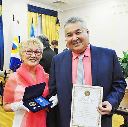 ЯЧЕЙКИ ОБЩЕСТВА ТЕПЕРЬ С МЕДАЛЯМИ