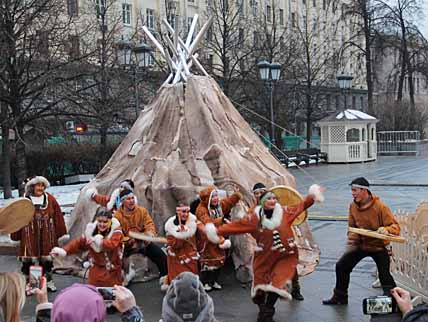 ВОСТОК ДАЛЬНИЙ НА ПЛОЩАДИ ТВЕРСКОЙ