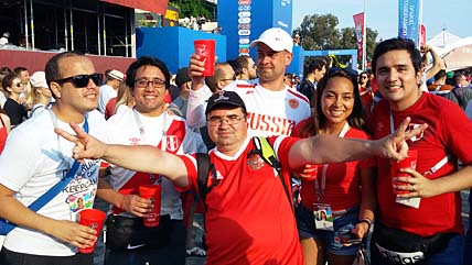 КУРОРТНЫЙ РОМАН  С БОЛЬШИМ ФУТБОЛОМ