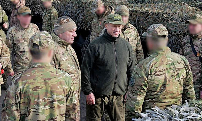 Очередную партию техники и вооружений, произведённых в ДФО, полпред передал на передовой бойцам СВО