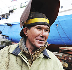 ПОРТОВИКИ ВСТРЕЧАЮТ 60-Ю НАВИГАЦИЮ