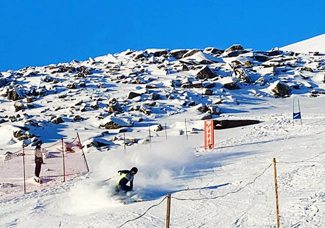 Лыжники начали с гиганта