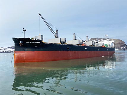 ПЕРВЫЕ БАЛКЕРЫ СТАЛИ НА РЕЙД