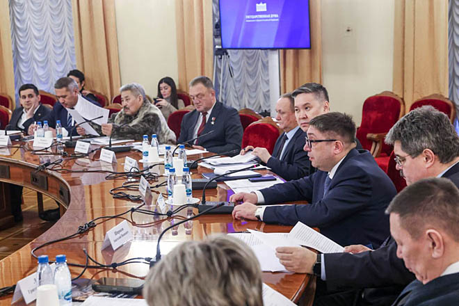 За круглым столом национальностей