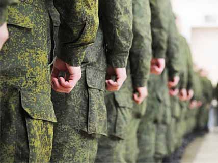 СЛУЖИТЬ ПРЕСТИЖНО, «КОСИТЬ» – НЕ МОДНО