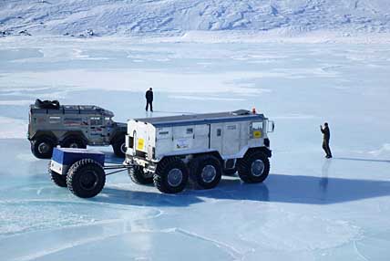 «БУРЛАКИ» ТЕСНЯТ СОБРАТЬЕВ