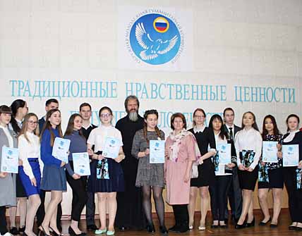 ГУМАНИТАРИИ ЗАГОВОРИЛИ  О МОРАЛИ