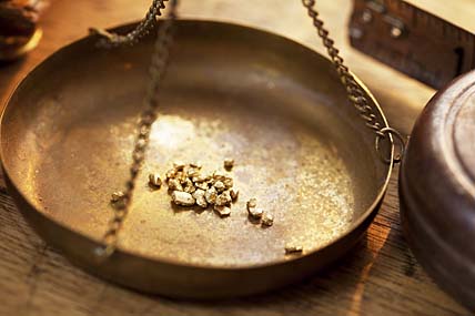 РЕЗИДЕНТ НАВЕС ЗОЛОТА