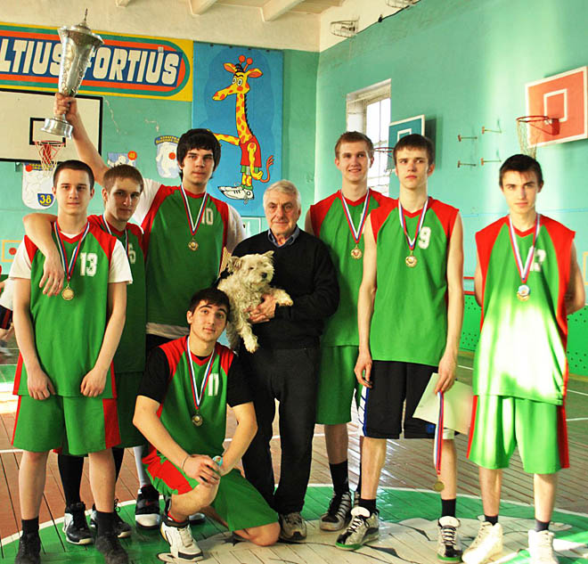 Главный тренер чаунского баскетбола