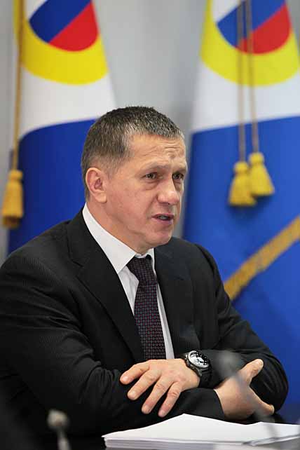 ЭКОНОМИКУ ОРИЕНТИРУЮТ НА ЛЮДЕЙ