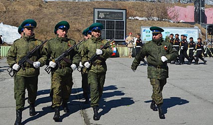 В ЭТОТ ДОЛГИЙ ВЕСЕННИЙ ДЕНЬ