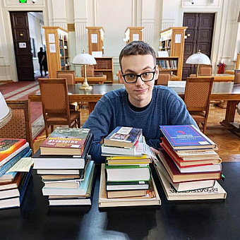 Наш Артур прошёл в финал!