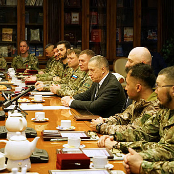 Юрий Трутнев встретился с добровольцами–госслужащими из дальневосточных регионов, вернувшимися с СВО