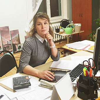 Селом управляет компания