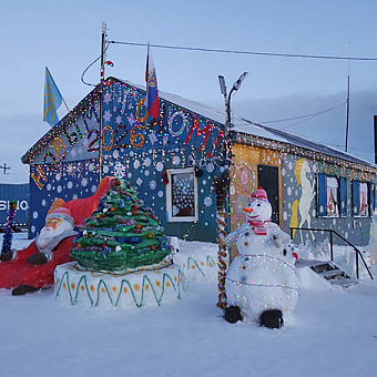 Сказка из снега и льда